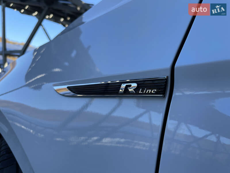 Универсал Volkswagen Passat 2019 в Львове