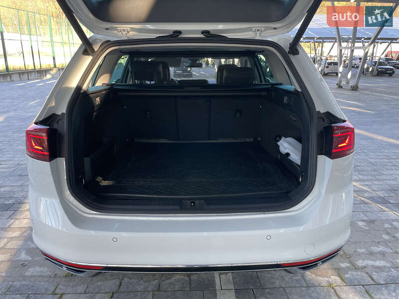 Универсал Volkswagen Passat 2019 в Львове