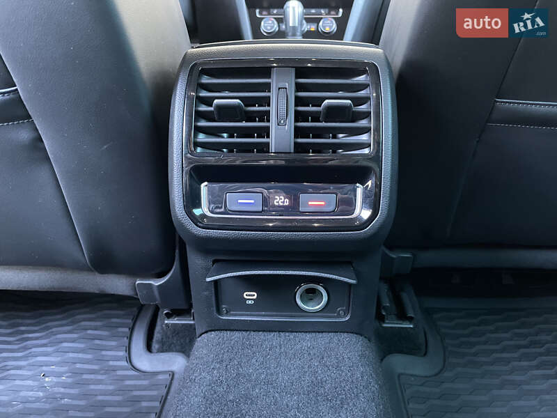 Универсал Volkswagen Passat 2019 в Львове