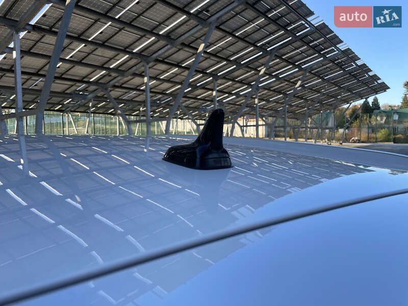 Универсал Volkswagen Passat 2019 в Львове