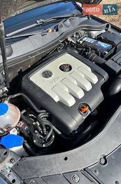 Седан Volkswagen Passat 2006 в 
