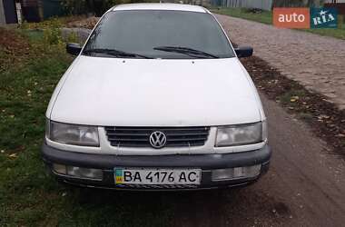 Седан Volkswagen Passat 1995 в Новоукраинке