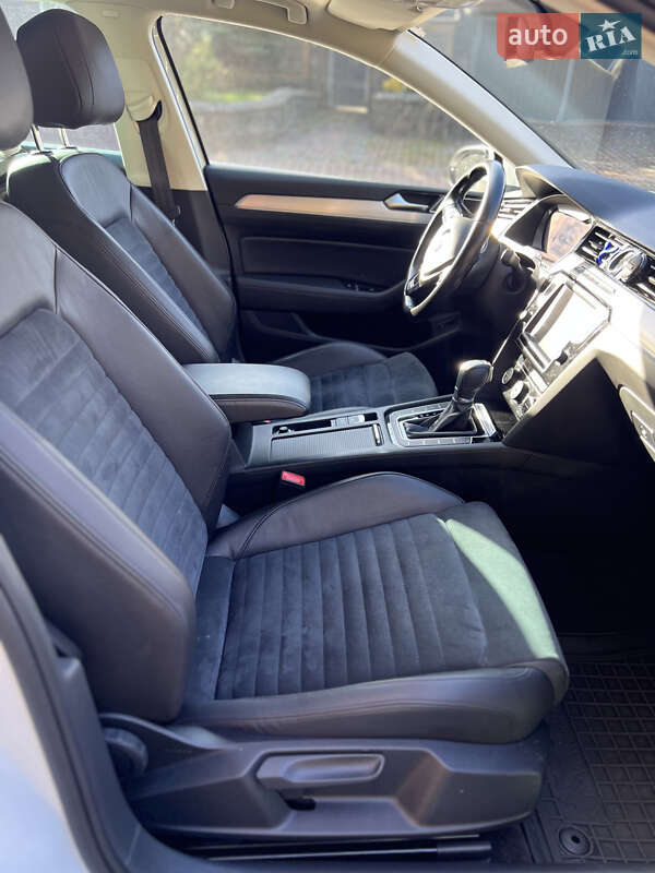 Універсал Volkswagen Passat 2015 в Києві