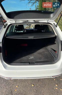 Универсал Volkswagen Passat 2015 в Киеве