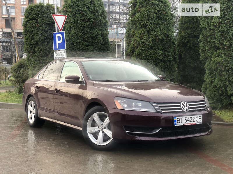 Седан Volkswagen Passat 2013 в Ивано-Франковске