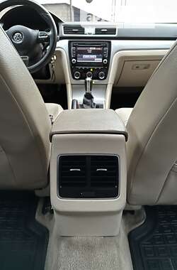 Седан Volkswagen Passat 2012 в 