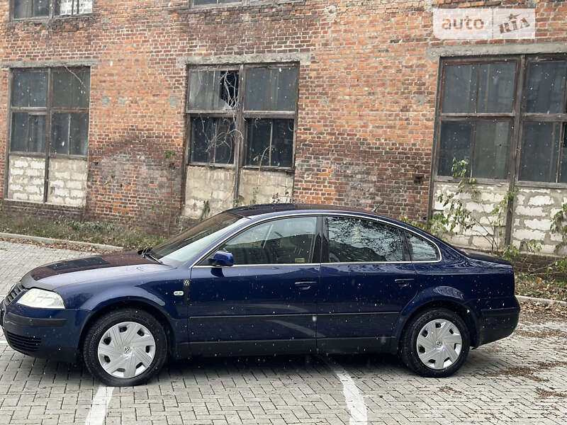 Седан Volkswagen Passat 2001 в Житомирі