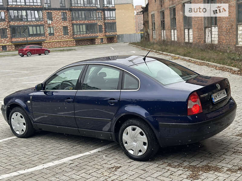 Седан Volkswagen Passat 2001 в Житомирі