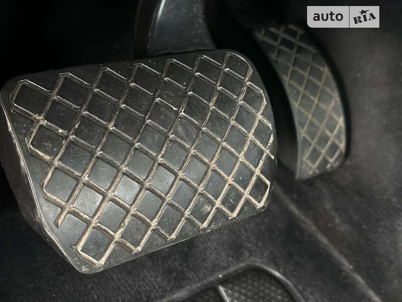Седан Volkswagen Passat 2001 в Житомирі