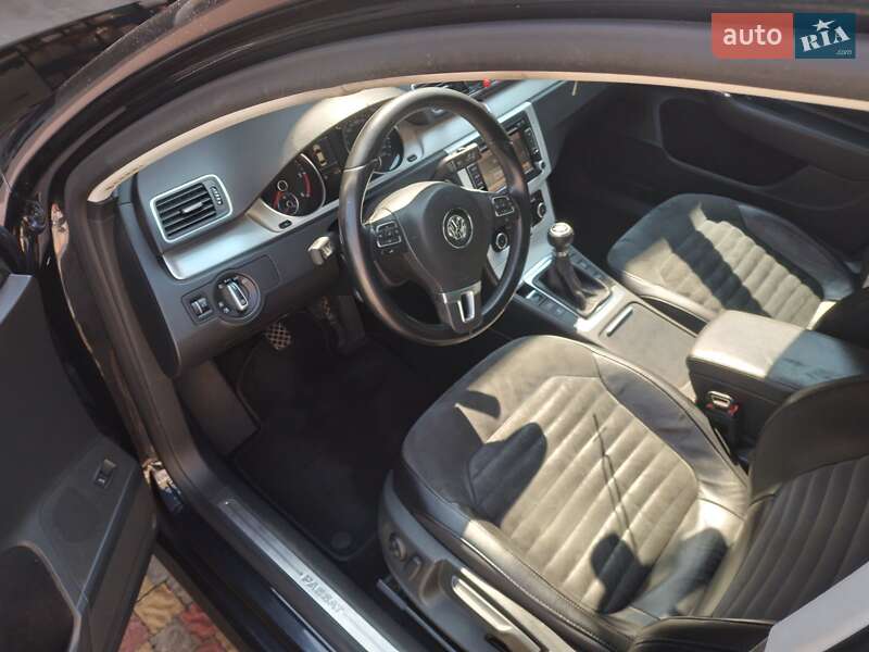 Седан Volkswagen Passat 2012 в Ужгороде фото 5 Седан Volkswagen Passat 2012 в Ужгороде