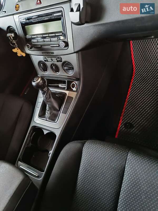 Универсал Volkswagen Passat 2009 в Харькове