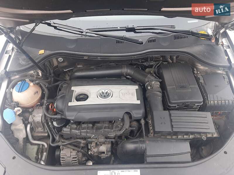 Седан Volkswagen Passat 2011 в Кропивницком