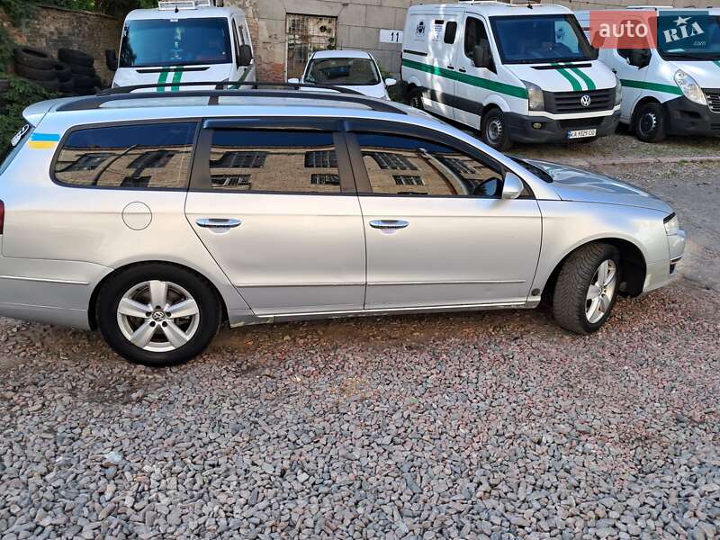 Универсал Volkswagen Passat 2008 в Киеве