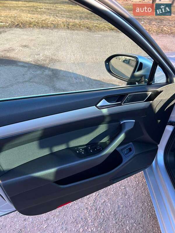 Универсал Volkswagen Passat 2015 в Полтаве