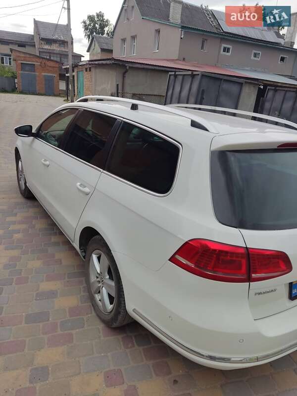 Универсал Volkswagen Passat 2011 в Старом Самборе