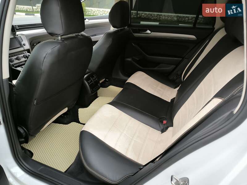 Універсал Volkswagen Passat 2015 в Дунаївцях