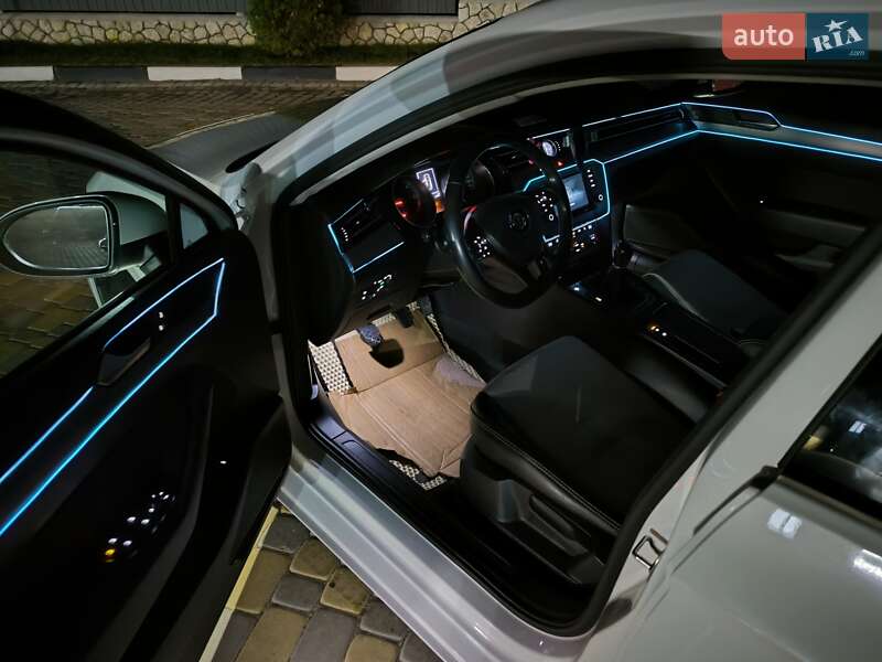 Універсал Volkswagen Passat 2015 в Дунаївцях