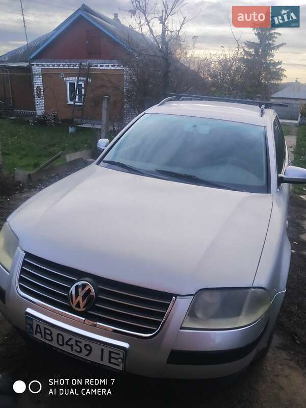 Універсал Volkswagen Passat 2001 в Тростянці