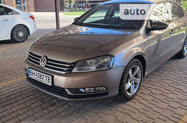 Седан Volkswagen Passat 2011 в Одесі