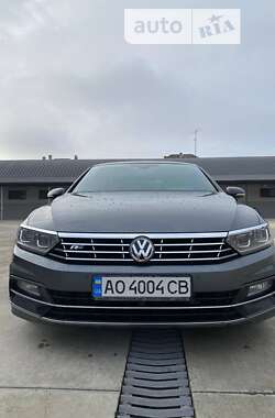 Седан Volkswagen Passat 2015 в Виноградові