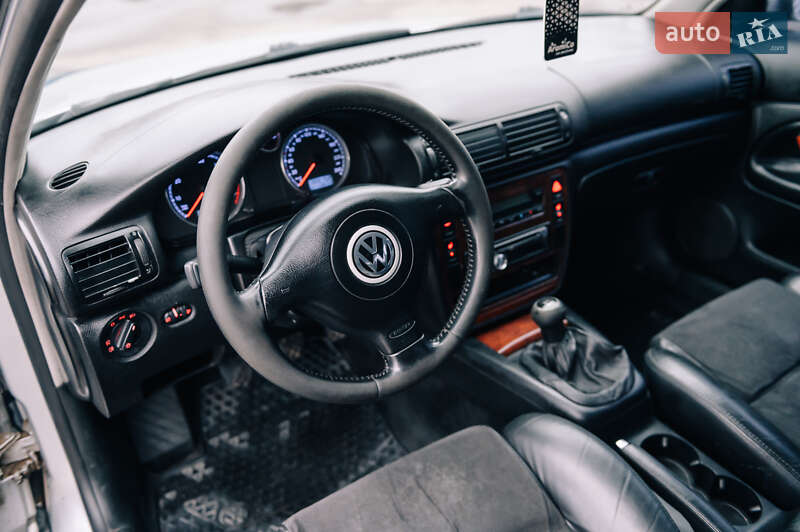 Универсал Volkswagen Passat 2003 в Вижнице