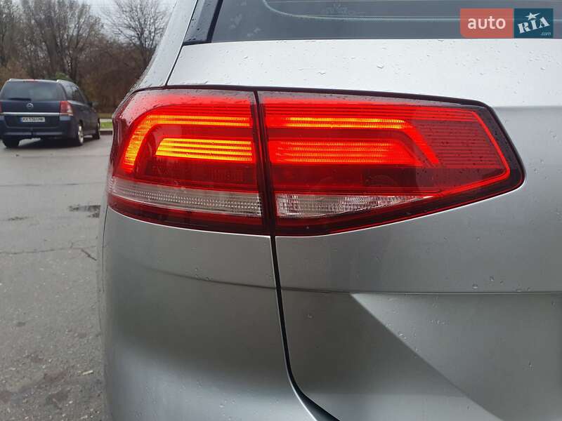 Універсал Volkswagen Passat 2015 в Запоріжжі