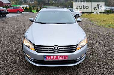 Седан Volkswagen Passat 2014 в Львове