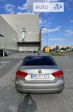 Седан Volkswagen Passat 2013 в Львове