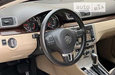 Седан Volkswagen Passat 2012 в 