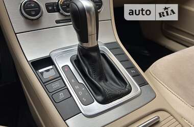 Седан Volkswagen Passat 2012 в 