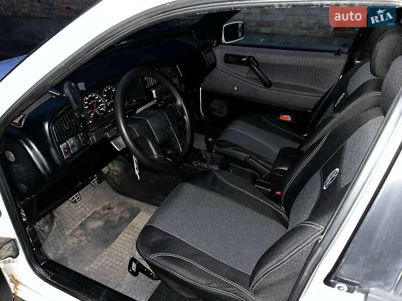 Универсал Volkswagen Passat 1991 в Кропивницком