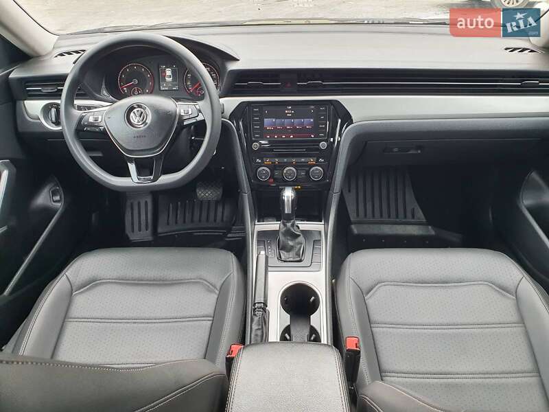 Седан Volkswagen Passat 2020 в Киеве