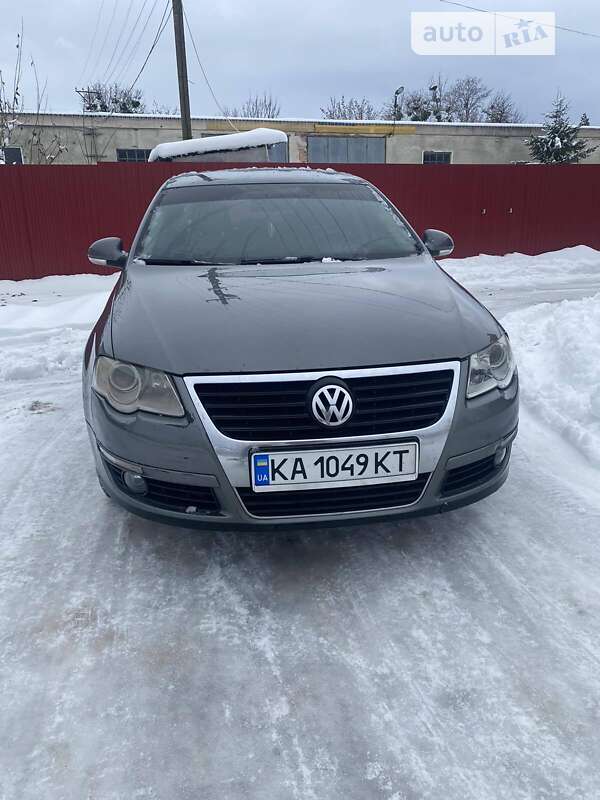 Седан Volkswagen Passat 2005 в Кам'янці-Бузькій