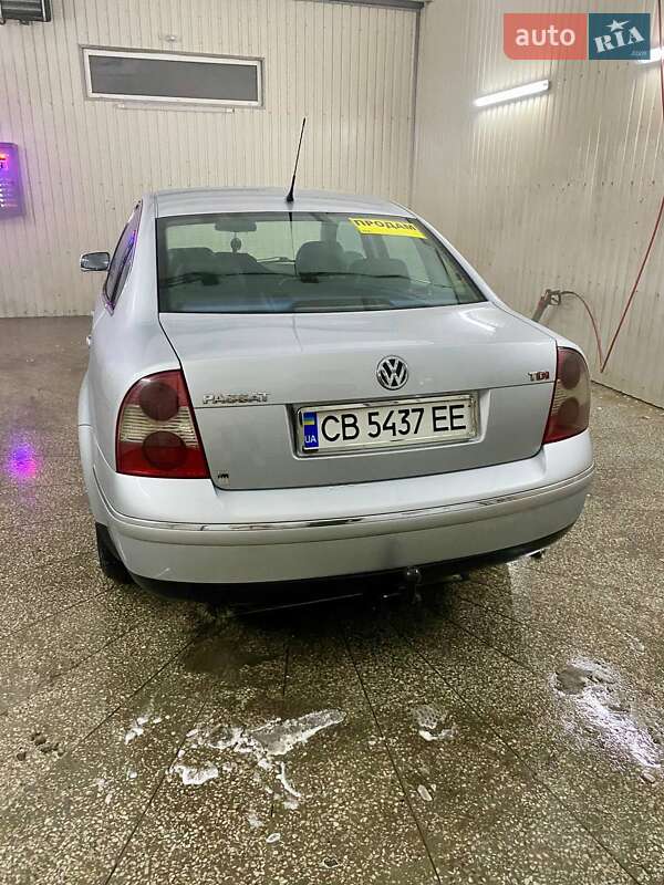 Седан Volkswagen Passat 2001 в Гребінці