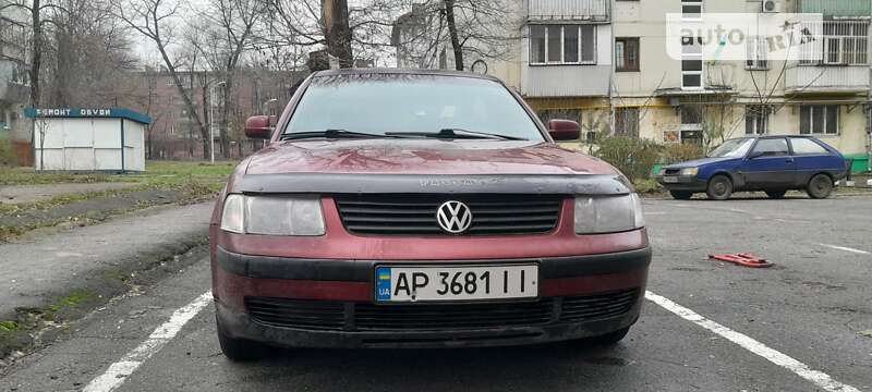 Седан Volkswagen Passat 1998 в Запорожье