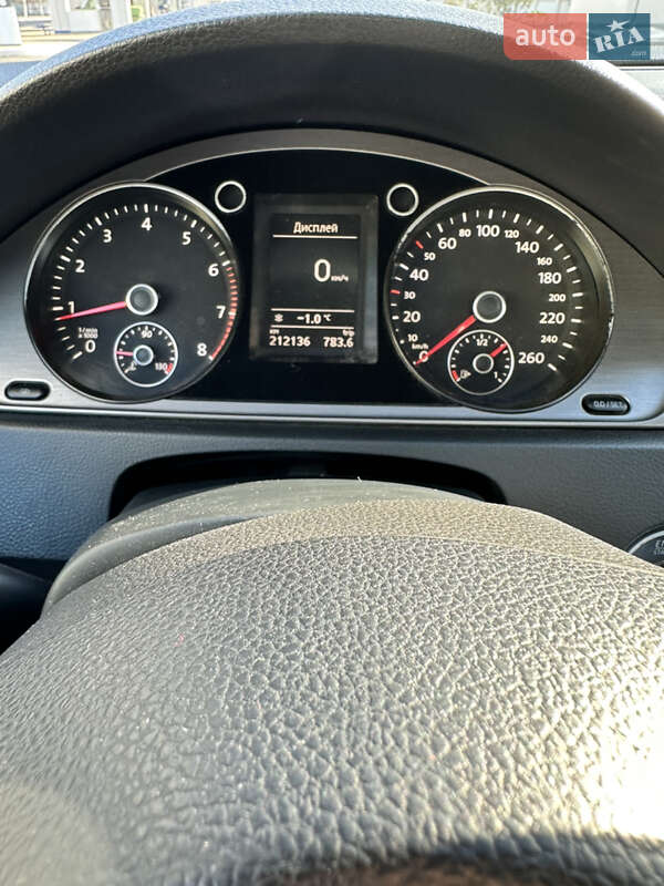 Седан Volkswagen Passat 2011 в Новомосковске