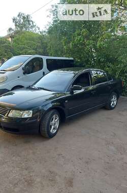 Седан Volkswagen Passat 1999 в Киеве