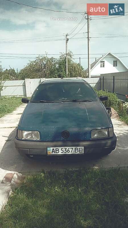 Седан Volkswagen Passat 1989 в Иванкове