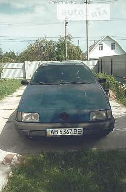 Седан Volkswagen Passat 1989 в Иванкове