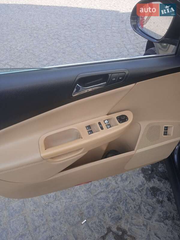 Седан Volkswagen Passat 2006 в Хмельницком