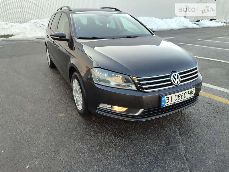 Універсал Volkswagen Passat 2011 в Полтаві