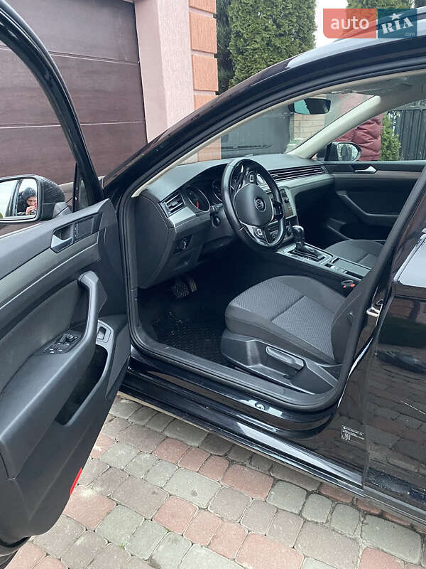 Універсал Volkswagen Passat 2019 в Львові