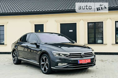 Седан Volkswagen Passat 2020 в 