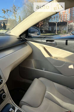 Седан Volkswagen Passat 2010 в 