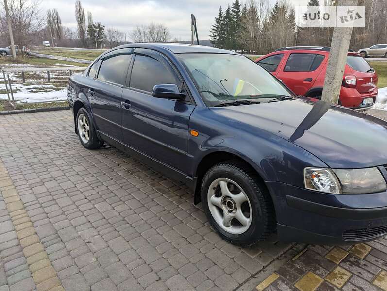 Седан Volkswagen Passat 1996 в Полтаве