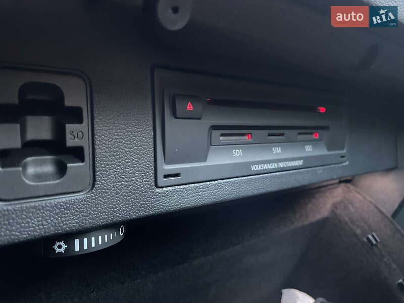 Універсал Volkswagen Passat 2014 в Одесі