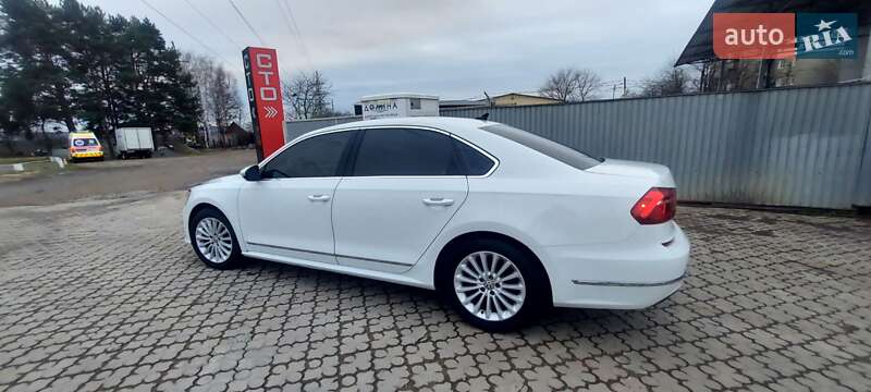 Седан Volkswagen Passat 2016 в Черновцах