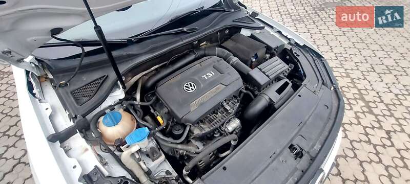 Седан Volkswagen Passat 2016 в Черновцах