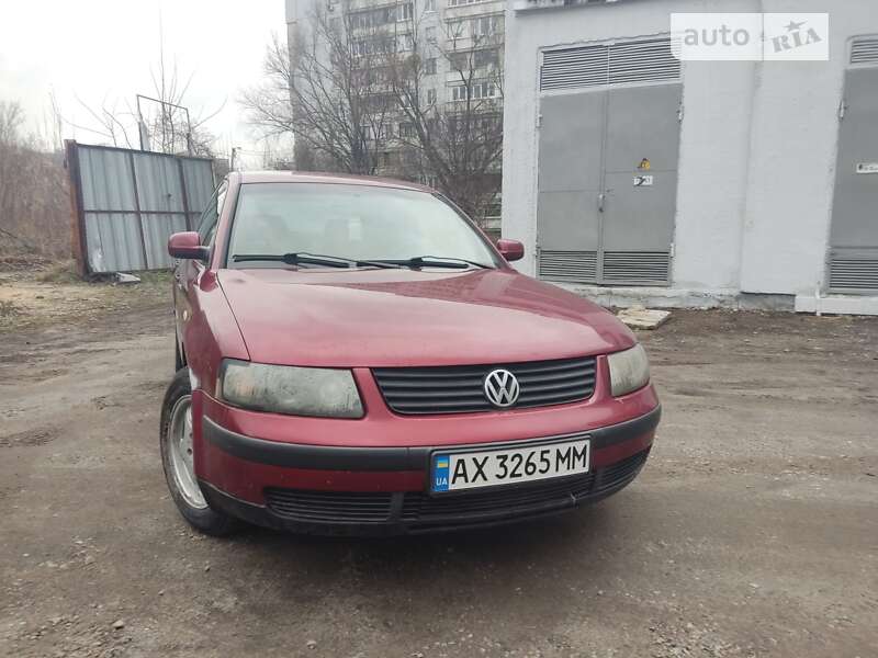 Седан Volkswagen Passat 1999 в Харькове