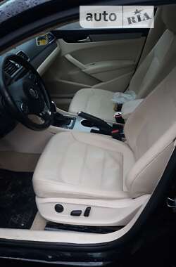 Седан Volkswagen Passat 2014 в Львове